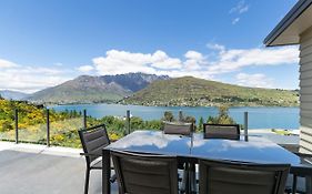 Okataina - Means Place Of Laughter, Luxury Retreat