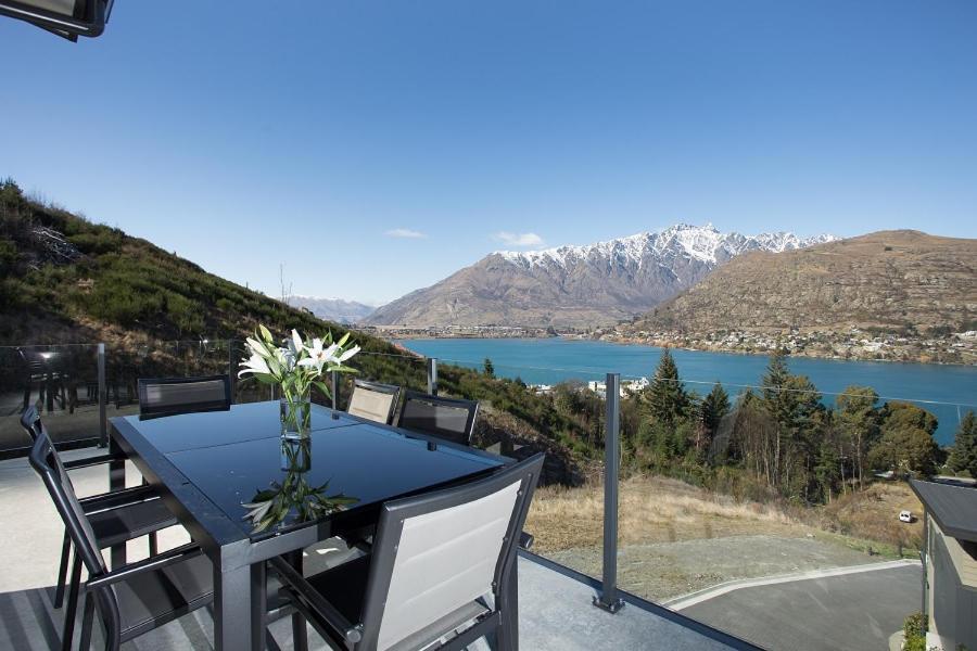 Okataina - Means Place Of Laughter, Luxury Retreat Villa Queenstown Exterior photo